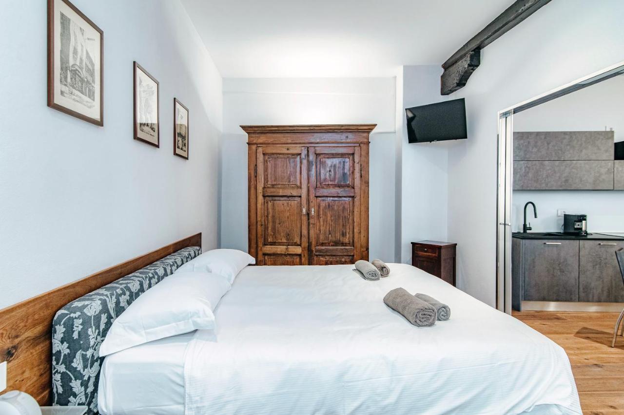 Suite Lo Storico - The House Of Travelers Como Exterior foto