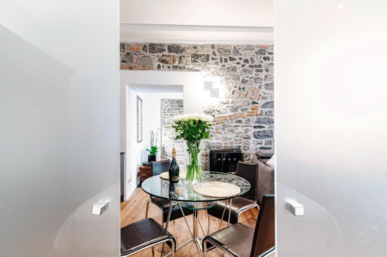 Suite Lo Storico - The House Of Travelers Como Exterior foto